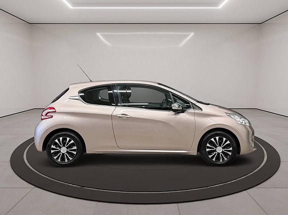 Peugeot 208 22 of 25
