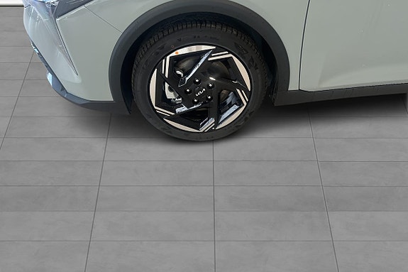 Kia K4 7 of 17