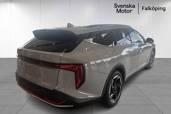 Kia K4 4 of 5