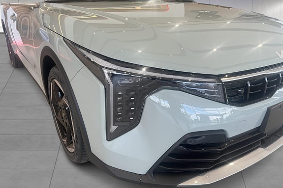 Kia K4 9 of 17