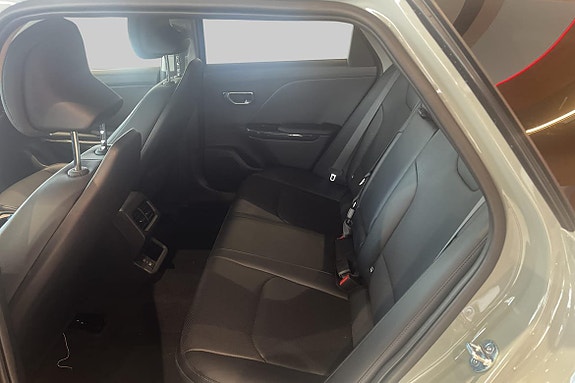 Kia K4 13 of 17