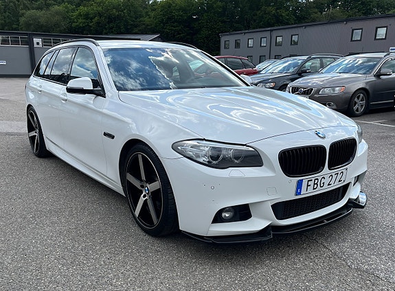 BMW 520d 2 of 5