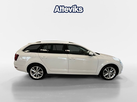 Skoda Octavia 2 of 5