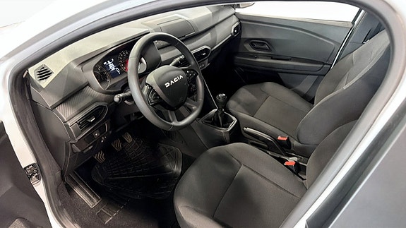 Dacia Sandero 5 of 5