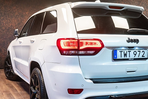 Jeep Grand Cherokee 9 of 30