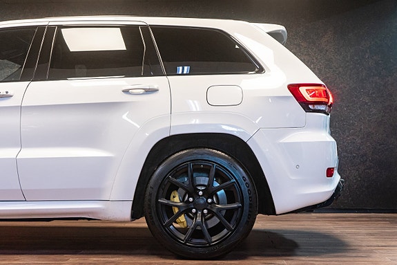 Jeep Grand Cherokee 12 of 30