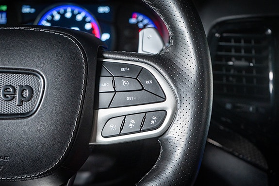 Jeep Grand Cherokee 24 of 30