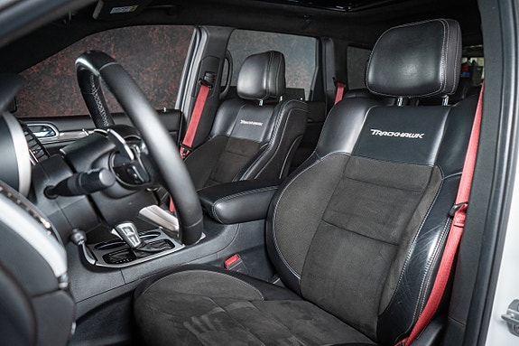 Jeep Grand Cherokee 14 of 30
