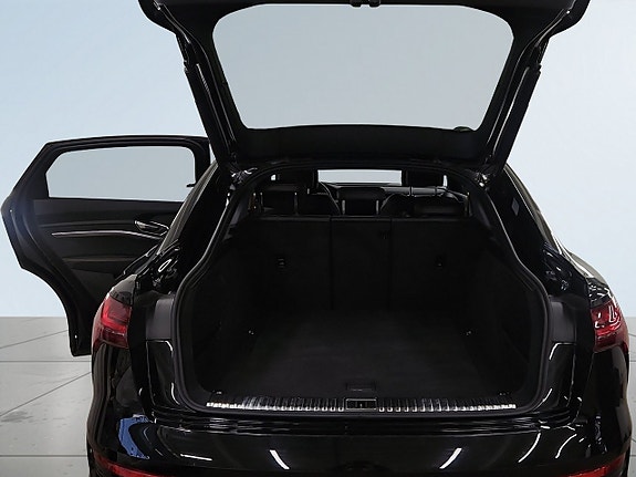 Audi e-tron Sportback 12 of 21