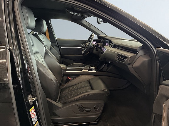 Audi e-tron Sportback 10 of 21