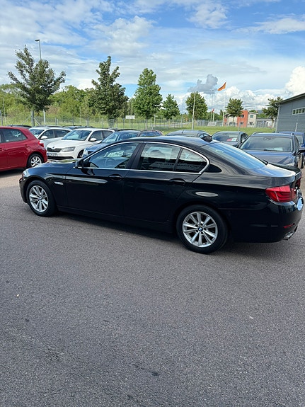 BMW 520d 4 of 5
