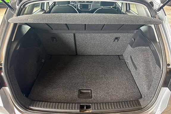 Seat Arona 18 of 23