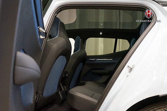 Volvo EX30 11 of 26
