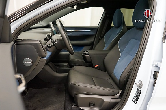 Volvo EX30 7 of 26