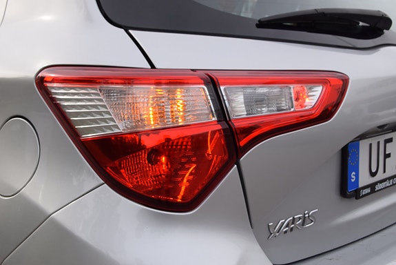 Toyota Yaris 21 of 23