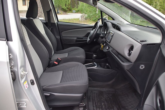 Toyota Yaris 9 of 23