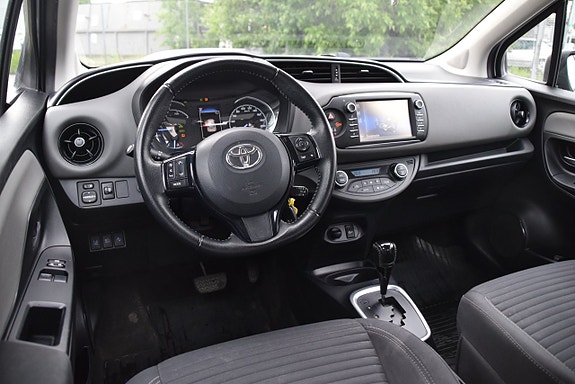 Toyota Yaris 7 of 23
