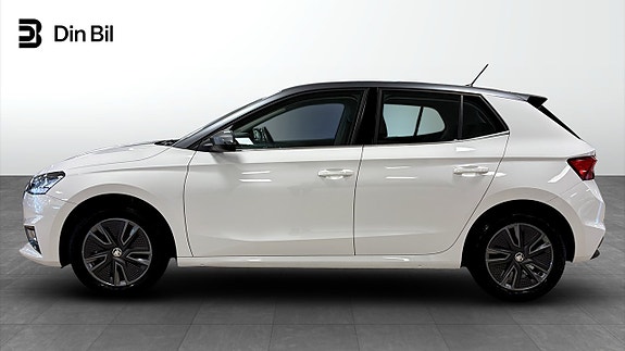 Skoda Fabia 2 of 12