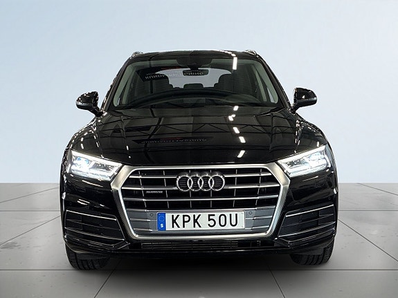 Audi Q5 2 of 5