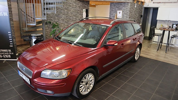 Volvo V50 2 of 10