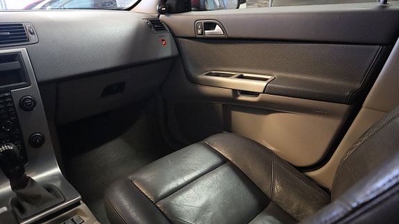 Volvo V50 9 of 10