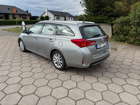Toyota Auris 3 of 5