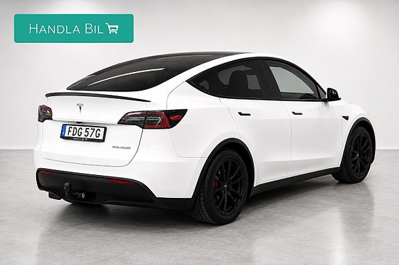 Tesla Model Y 8 of 20