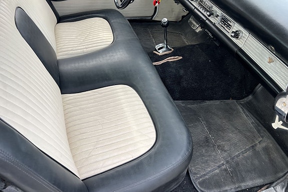 Ford Thunderbird 20 of 30