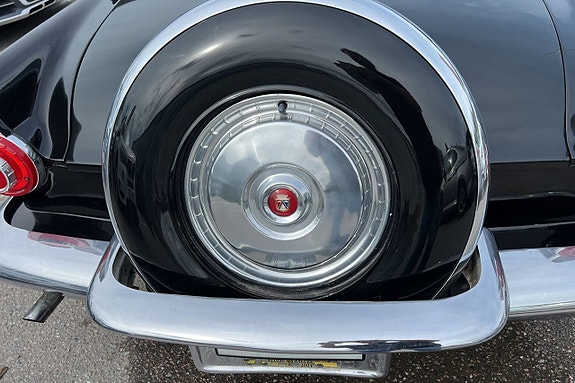 Ford Thunderbird 18 of 30