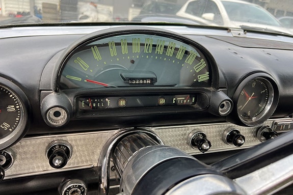 Ford Thunderbird 30 of 30