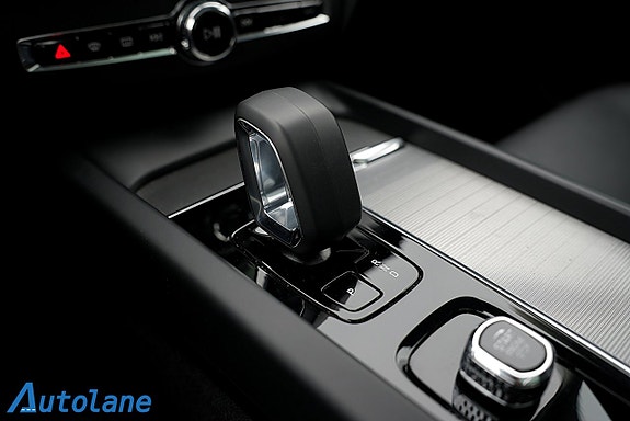Volvo XC60 19 of 28