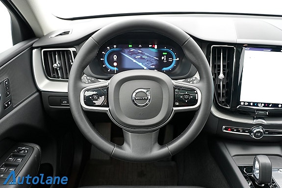Volvo XC60 14 of 28