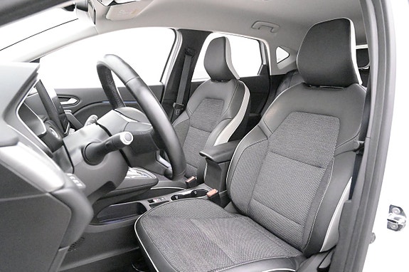 Renault Captur 9 of 27