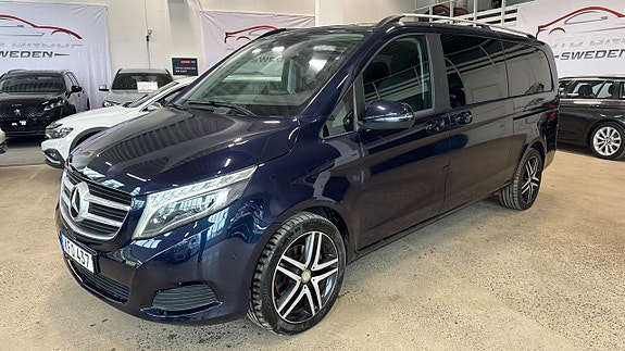 Mercedes-Benz V250 5 of 5