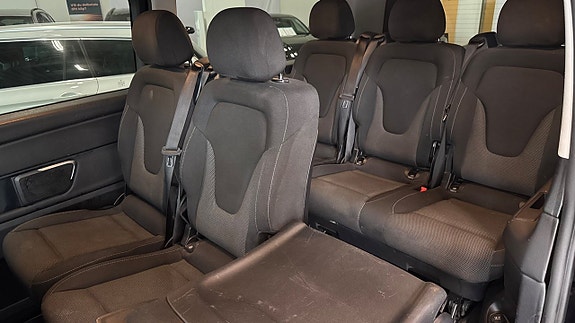 Mercedes-Benz V250 7 of 14