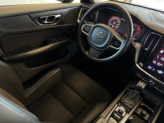 Volvo V60 Cross Country 16 of 30