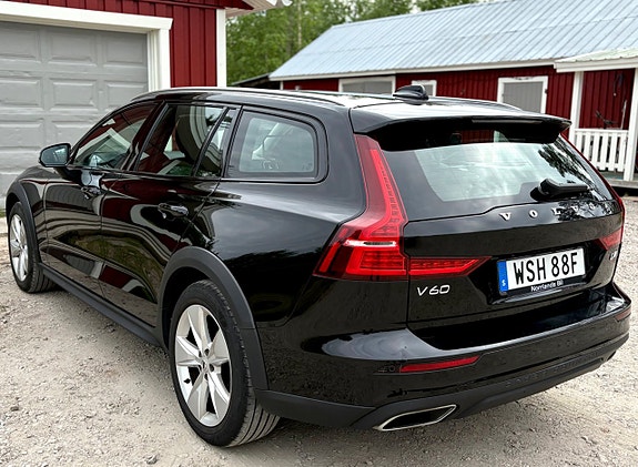 Volvo V60 Cross Country 10 of 30