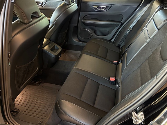 Volvo V60 Cross Country 26 of 30
