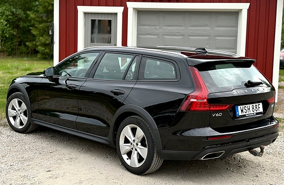 Volvo V60 Cross Country 5 of 5