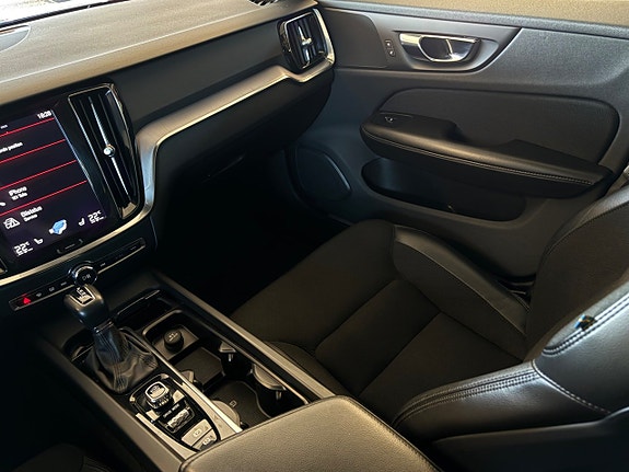 Volvo V60 Cross Country 17 of 30
