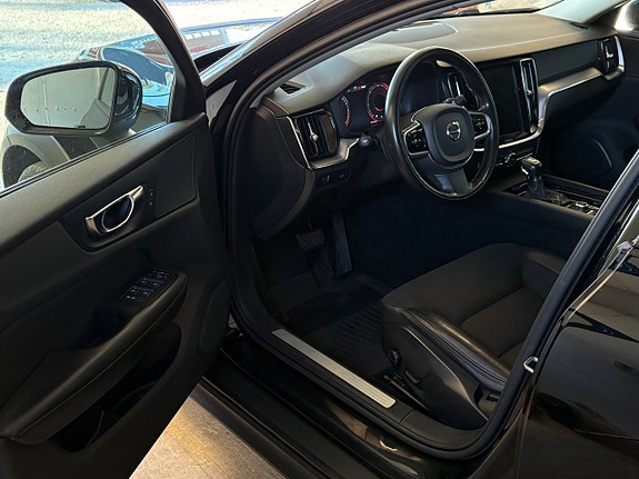 Volvo V60 Cross Country 21 of 30
