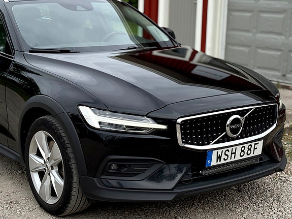 Volvo V60 Cross Country 11 of 30