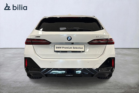 BMW 520d 4 of 5