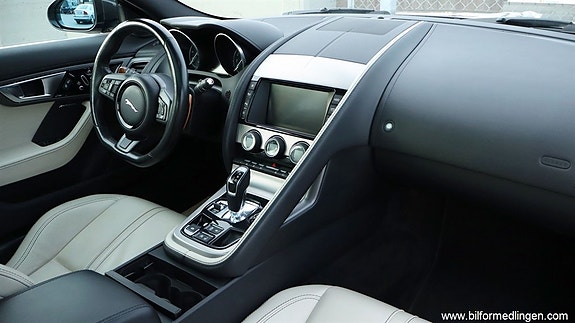 Jaguar F-TYPE 8 of 20