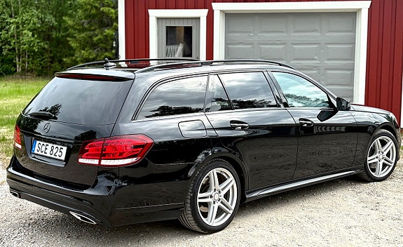 Mercedes-Benz E250 4 of 5