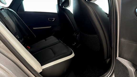 Kia K4 5 of 5