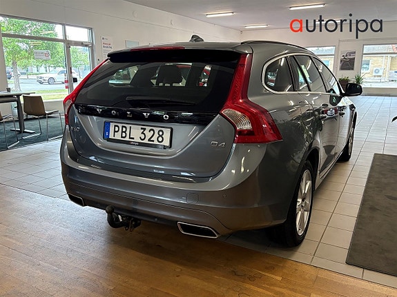 Volvo V60 4 of 5