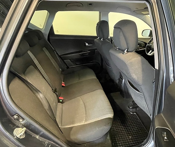 Kia Ceed 8 of 9