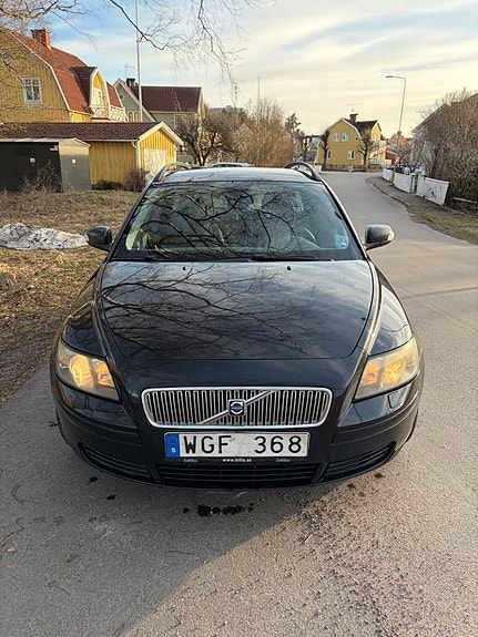Volvo V50 2 of 14