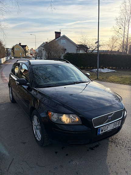 Volvo V50 3 of 14